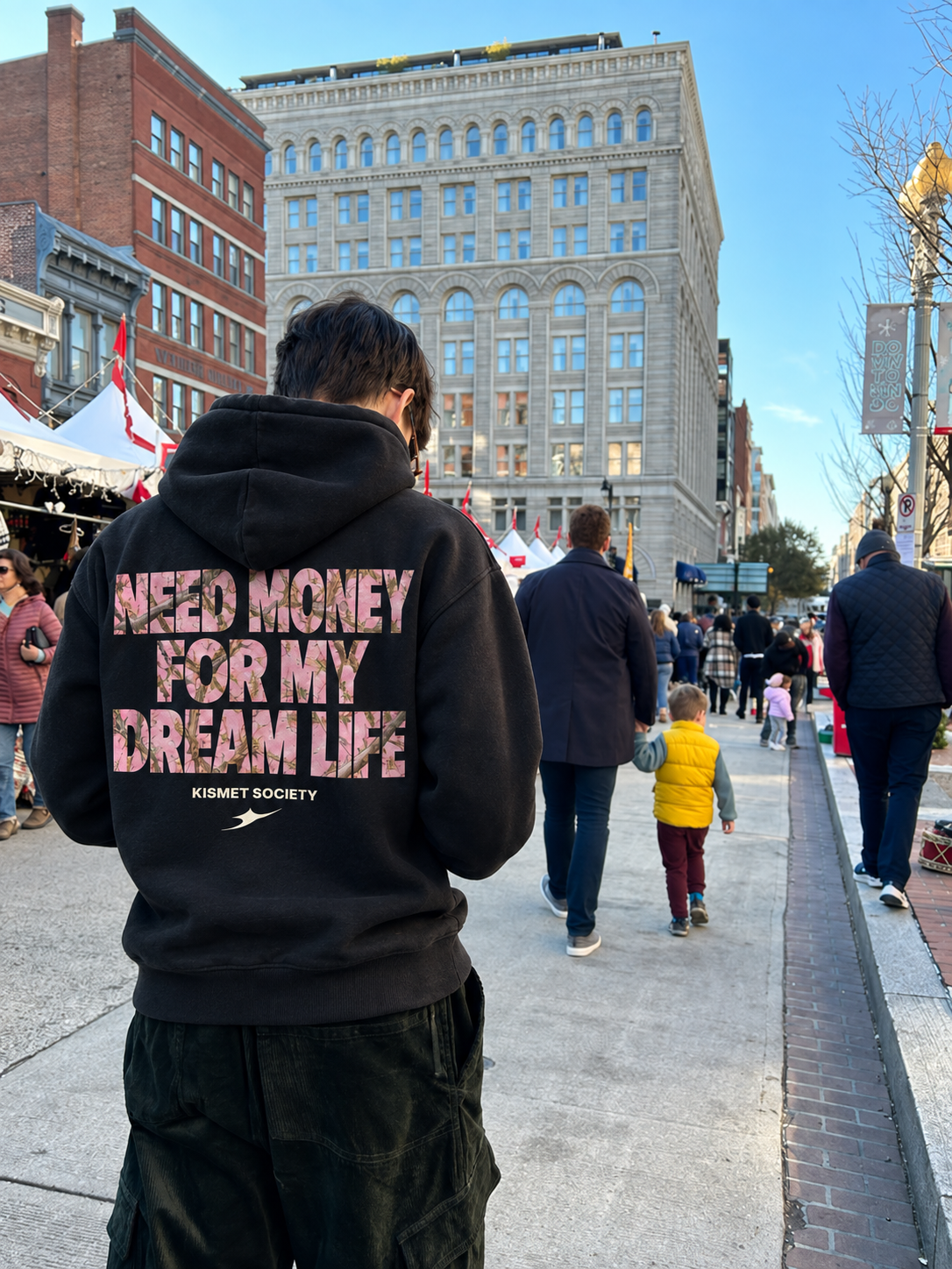 Dream Life Hoodie Negro - puesta