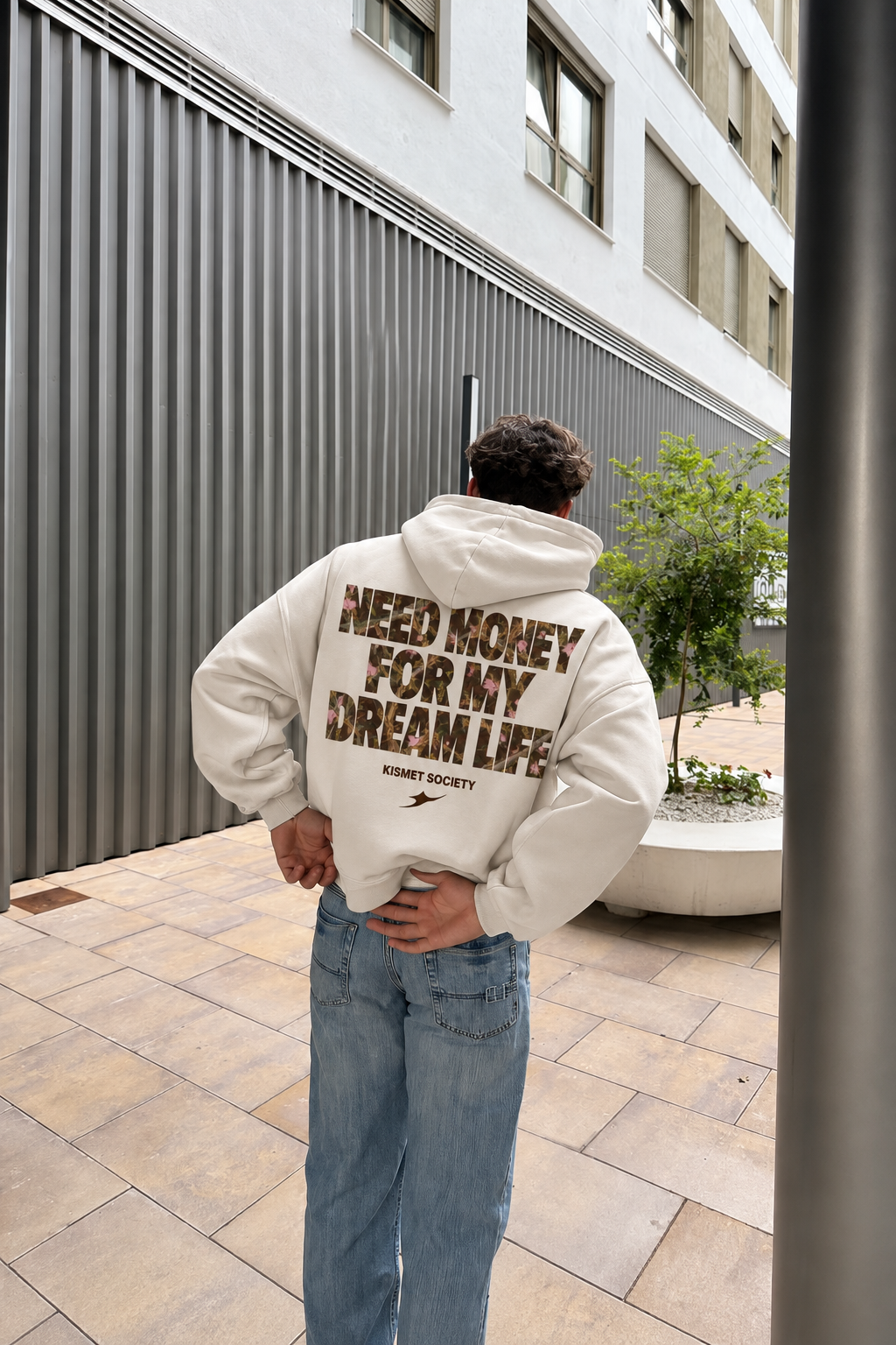 Dream Life Hoodie Hueso - puesta