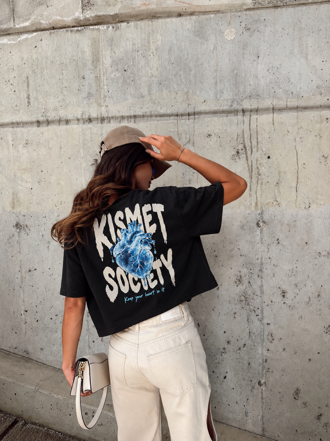 Keep Your Heart In It Tee Negro - puesta 2