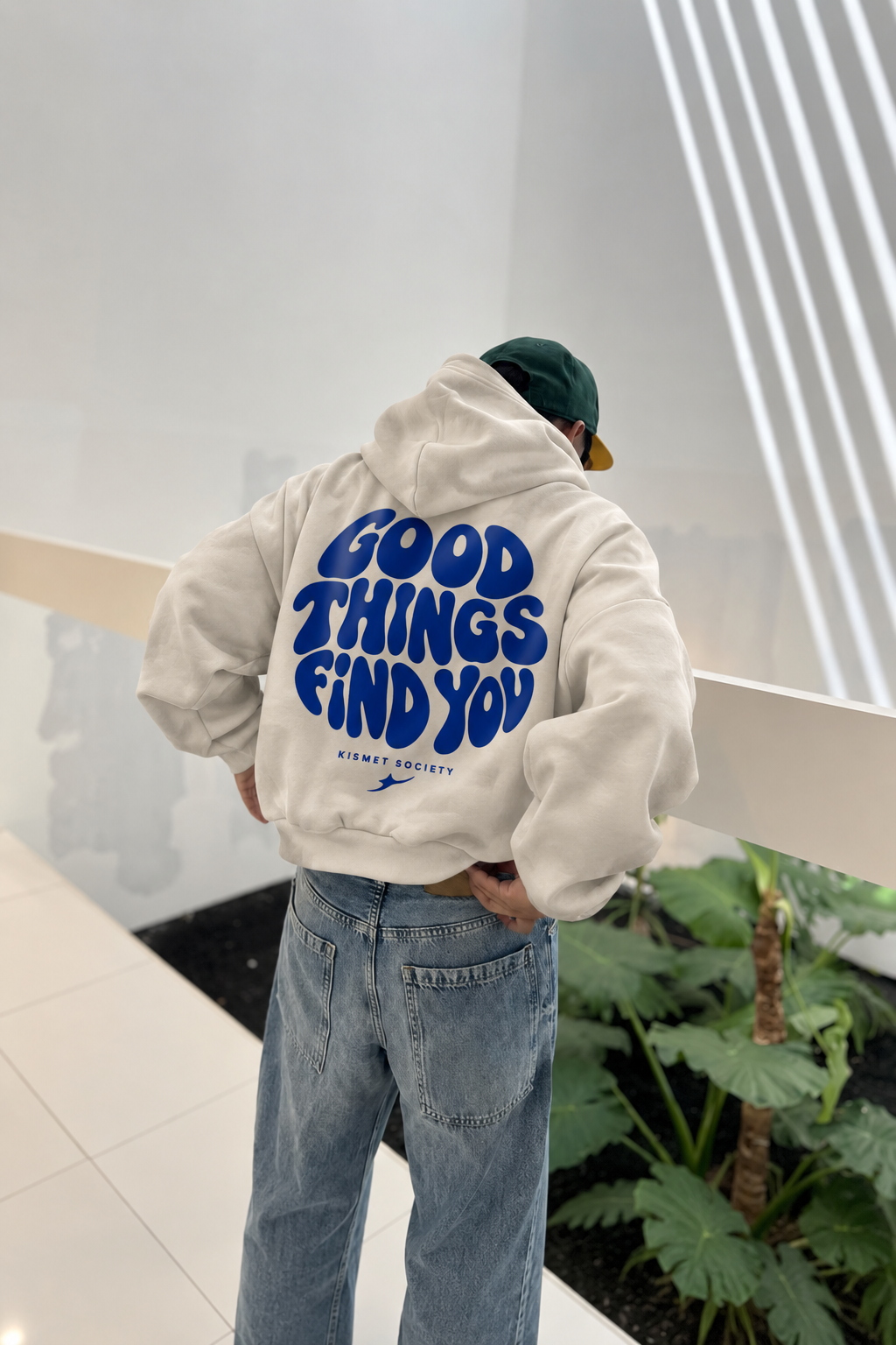 Good Things Find You Hoodie Hueso - puesta