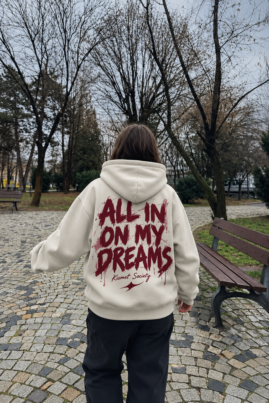 All In On My Dreams Hoodie Hueso - puesta