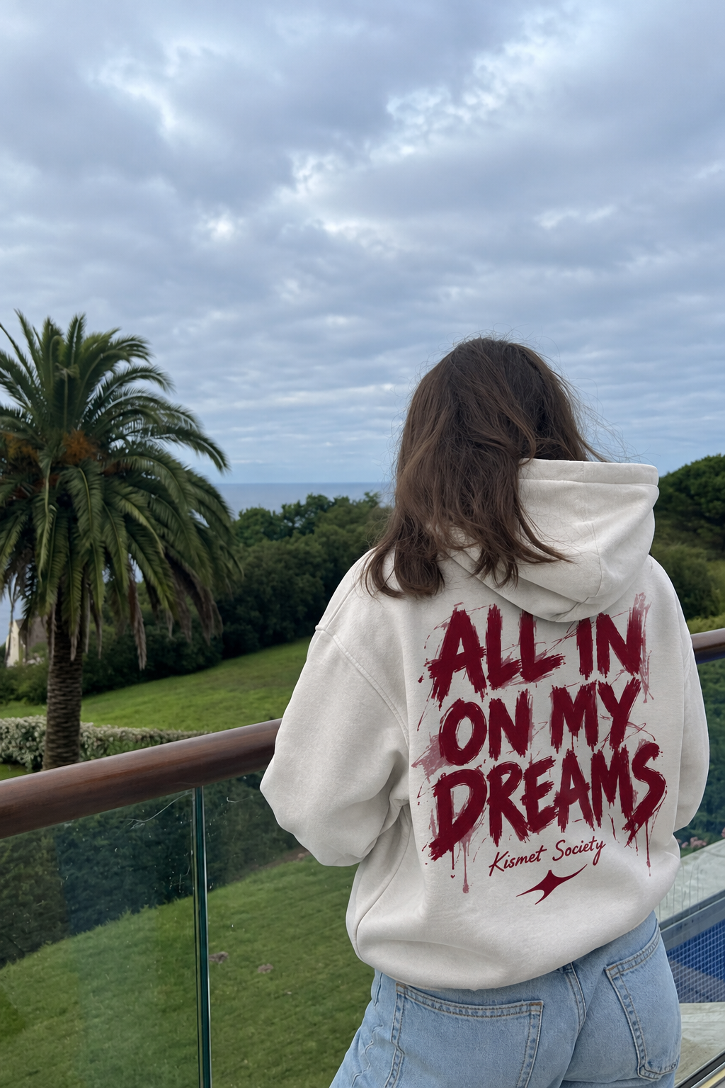 All In On My Dreams Hoodie Hueso - puesta 3