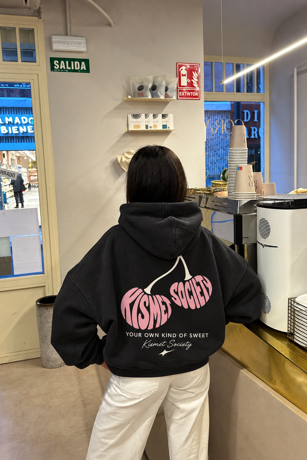 Own Kind Of Sweet Hoodie Negro - puesta