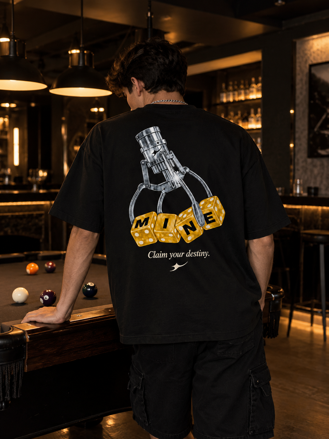 Claim Your Destiny Tee Negro - puesta