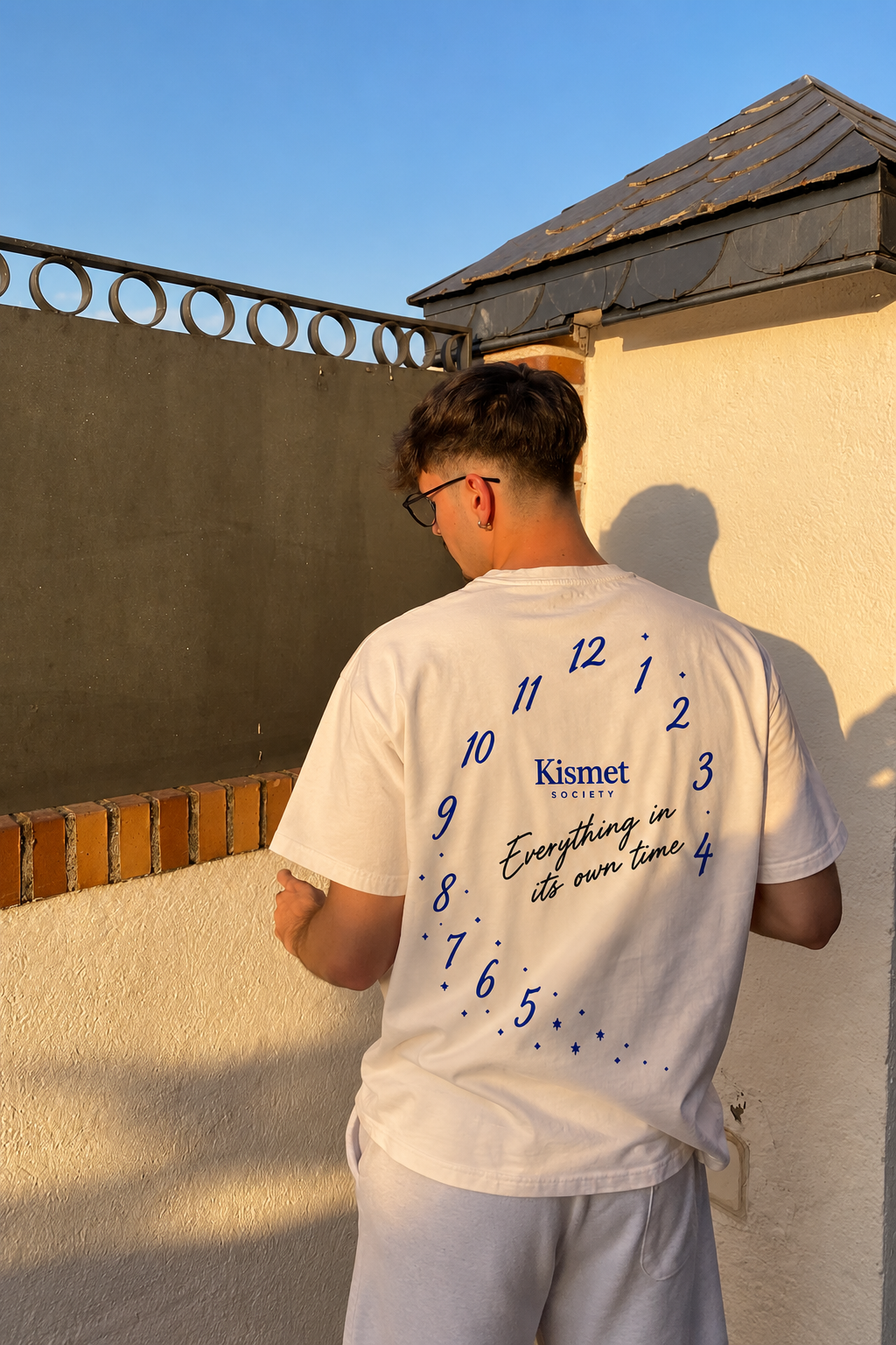 In Its Own Time Tee Hueso - puesta